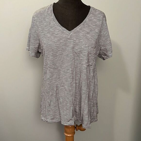 Women's Classic Stripped Short Sleeve Tee NWOT - Picture 1 of 9